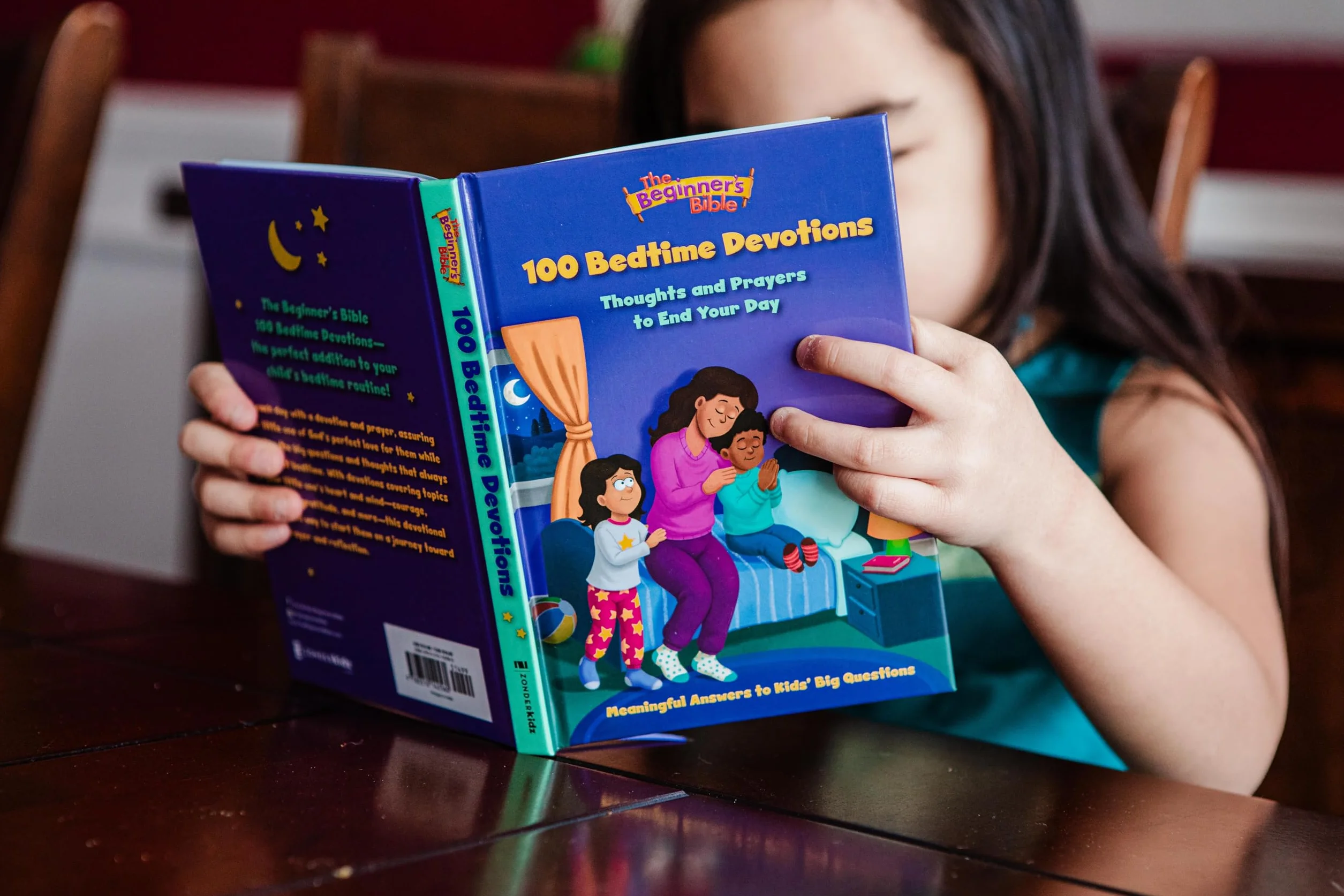 The Beginner's Bible 100 Bedtime Devotions: Thoughts and Prayers to End Your Day