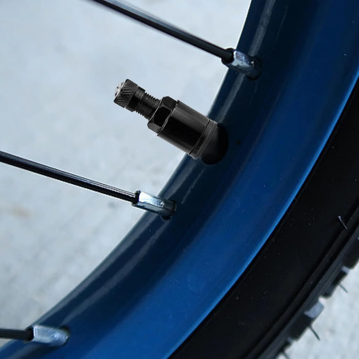 Metalowe zawory do felg aluminiowych czarne do samochodu motocykla roweru
