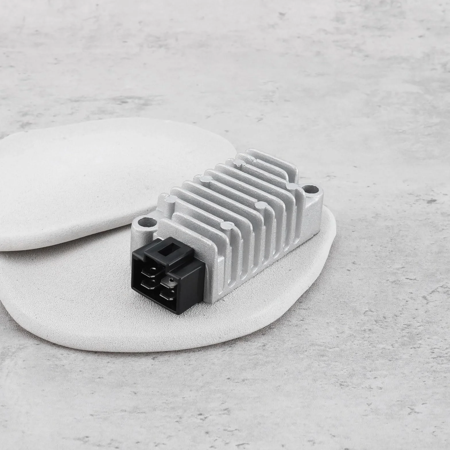 OTOTEC Prostownik regulatora napięcia motocyklowego 3TJ-81960-02 Yamaha FZR RD TDM TDR TT TZR XG XJ