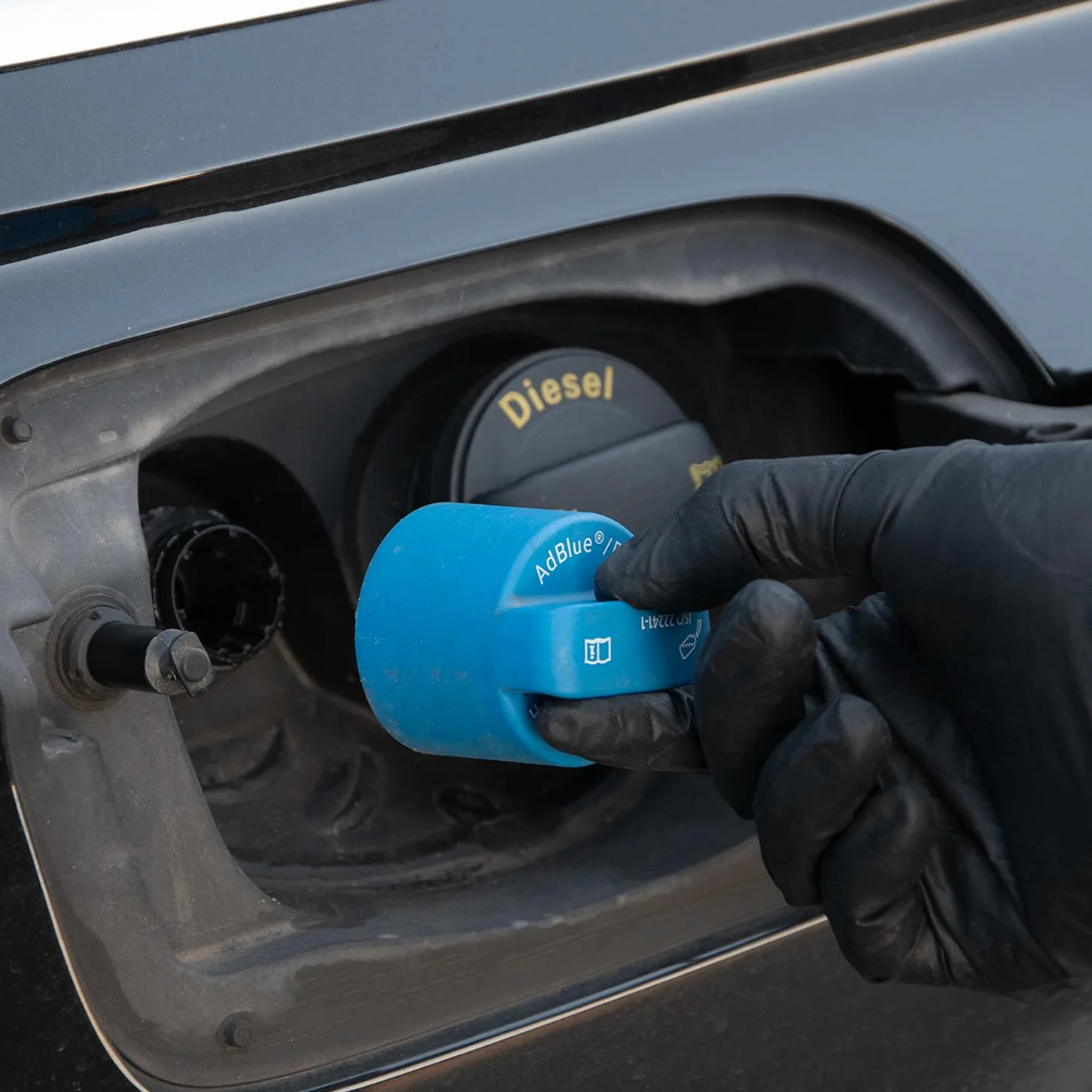 AdBlue Dodatek do Silnika Diesel 5 L Kanister z Lejkiem ISO 22241-1