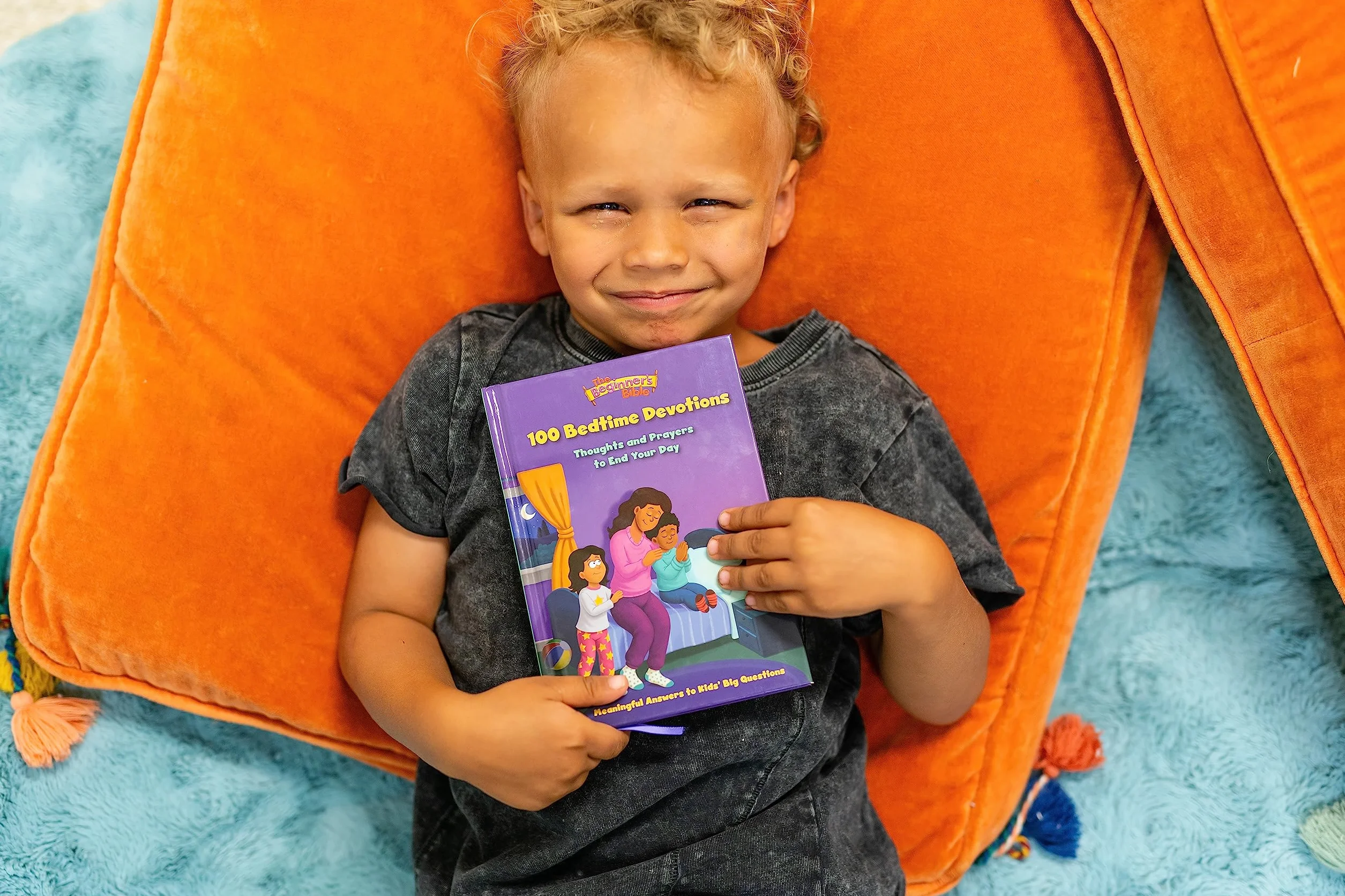 The Beginner's Bible 100 Bedtime Devotions: Thoughts and Prayers to End Your Day