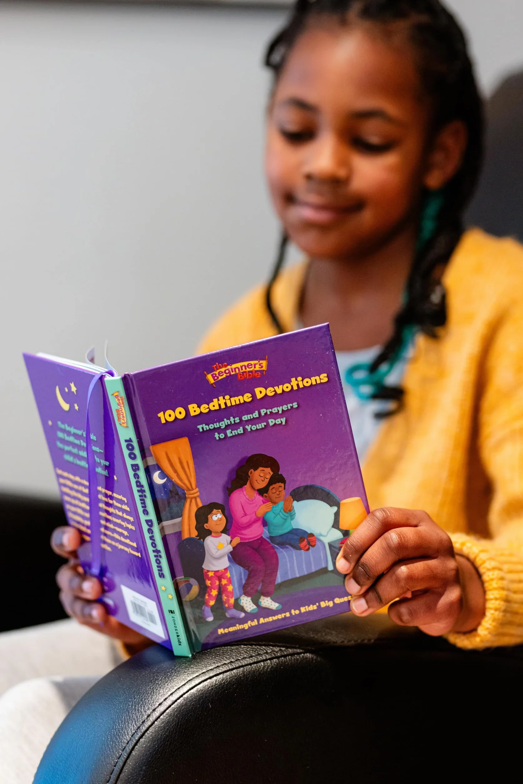 The Beginner's Bible 100 Bedtime Devotions: Thoughts and Prayers to End Your Day
