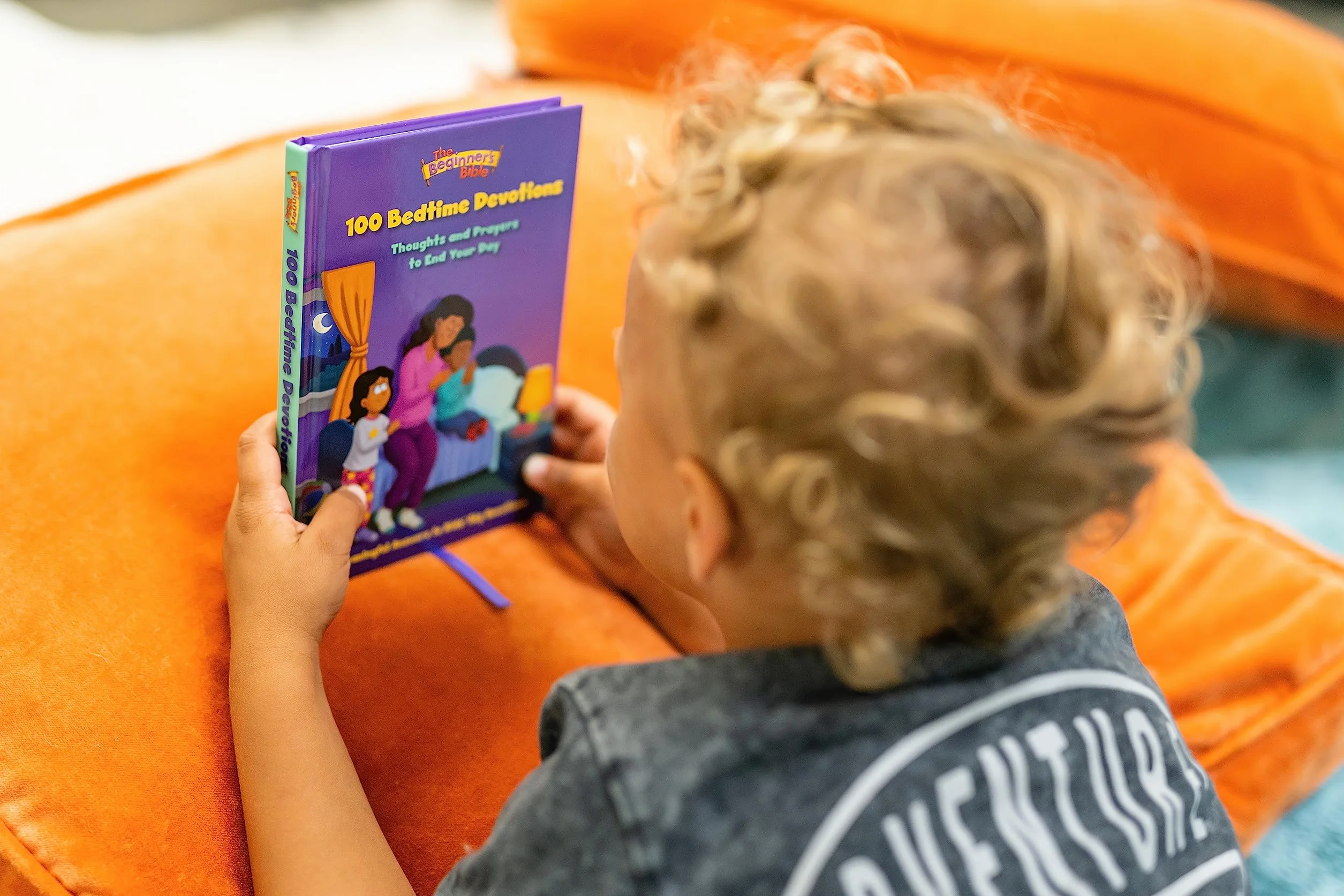 The Beginner's Bible 100 Bedtime Devotions: Thoughts and Prayers to End Your Day