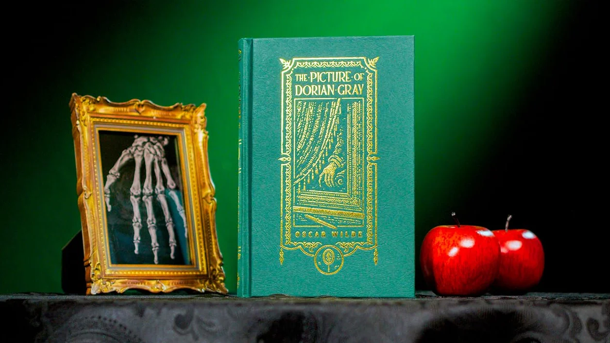 The Picture of Dorian Gray (the Gothic Chronicles Collection)