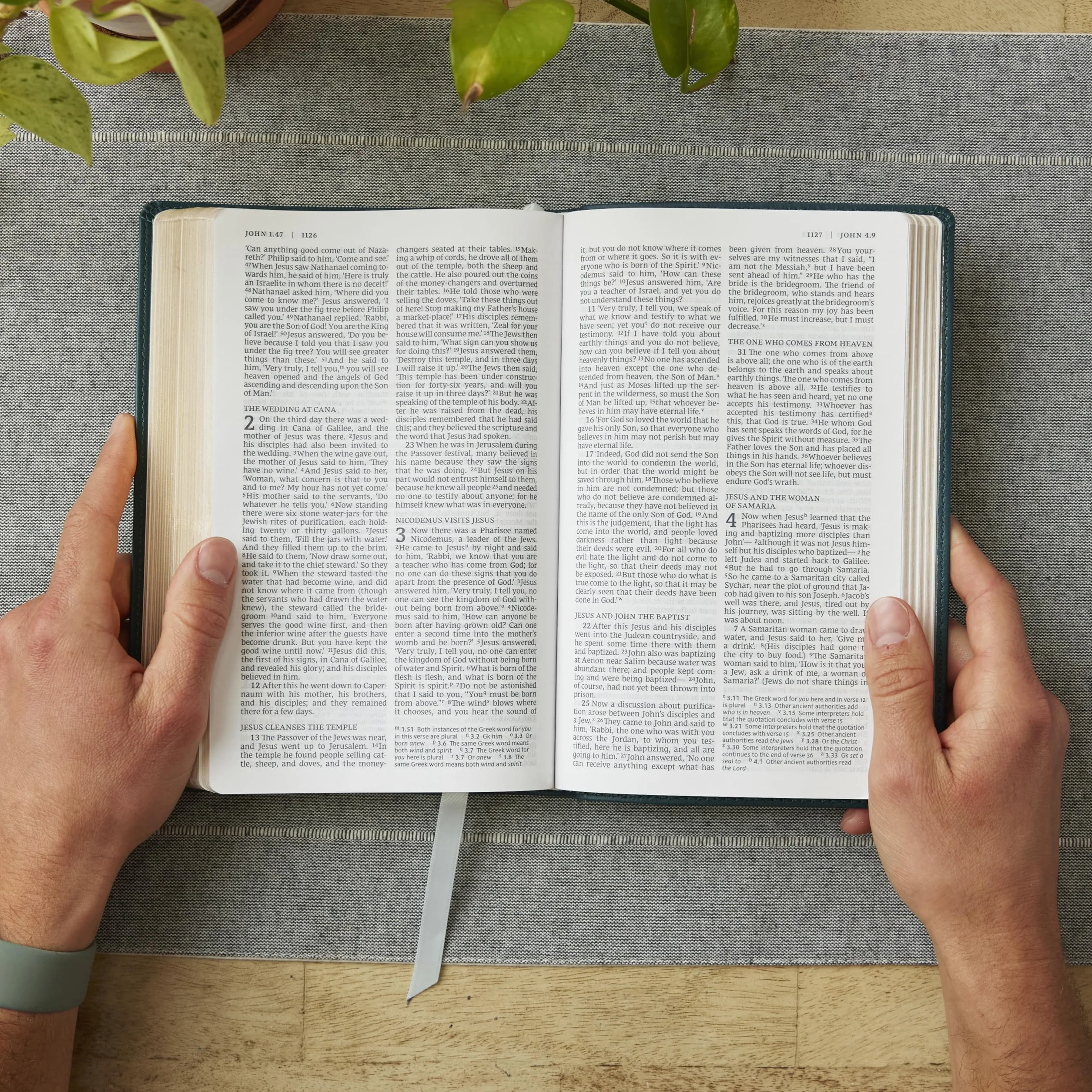 Nrsv, Catholic Bible, Gift Edition, Leathersoft, Black, Comfort Print: Holy Bible