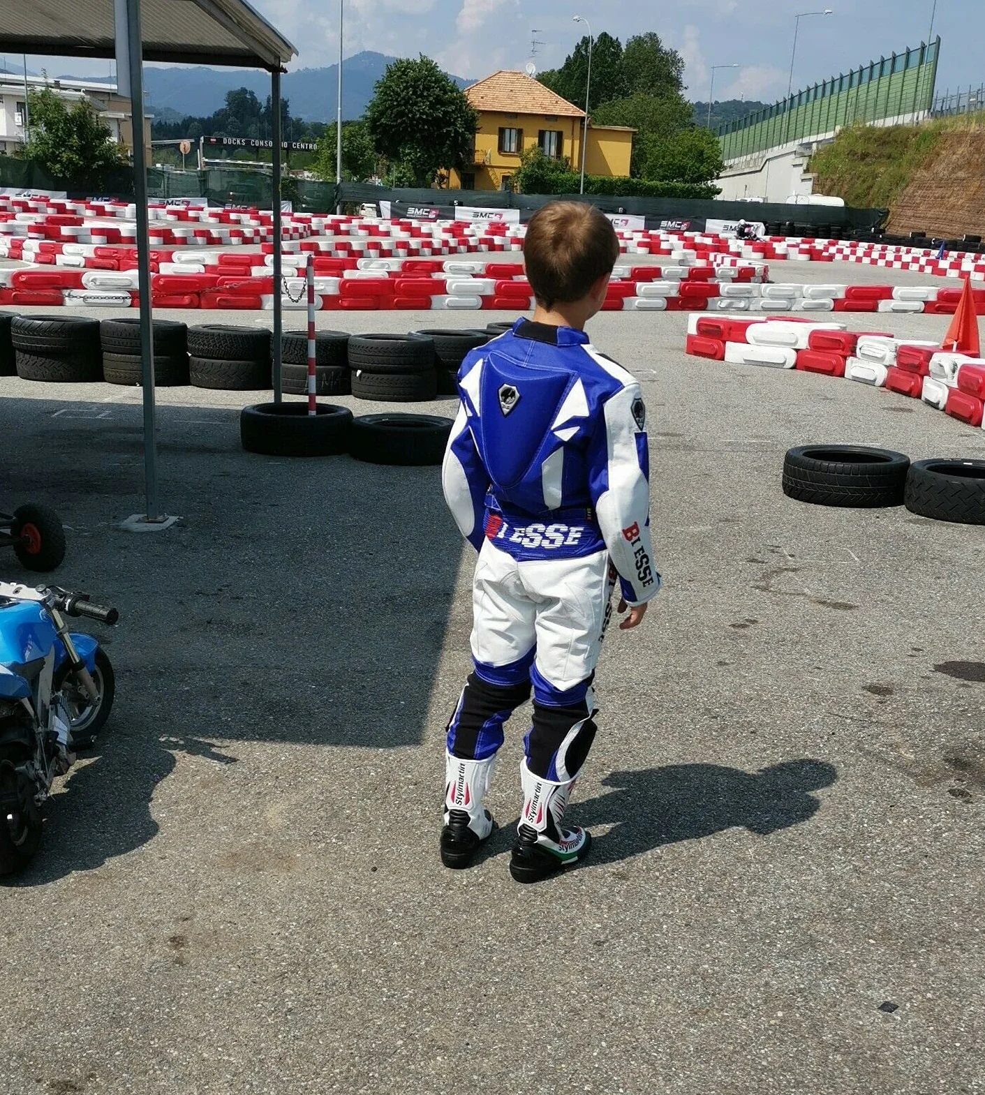BI ESSE - Profesjonalny kombinezon dziecięcy mini motocyklowy ze skóry i Cordury z ochraniaczami CE (niebieski/biały, XL (10–11 lat), Niebieski/biały, XL (10-11 ans)
