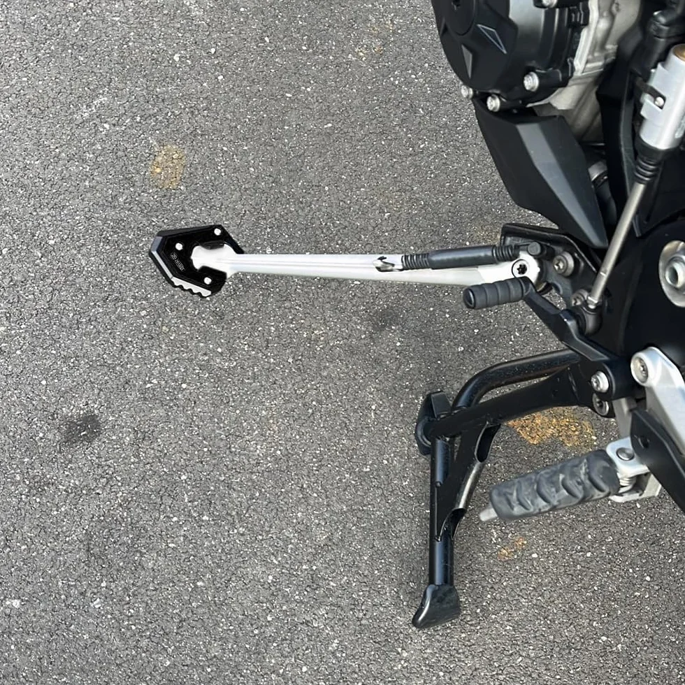 Podpórka stóp boczna czarna do BMW S1000XR 2020-2023