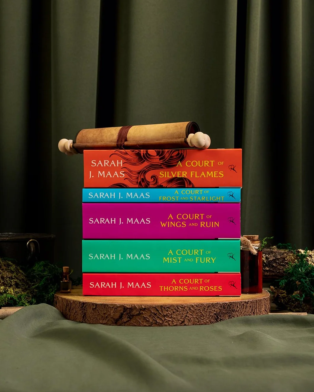 A Court of Thorns and Roses: Paperback Boxset: 1-5: The first five books of the hottest fantasy series and TikTok sensation