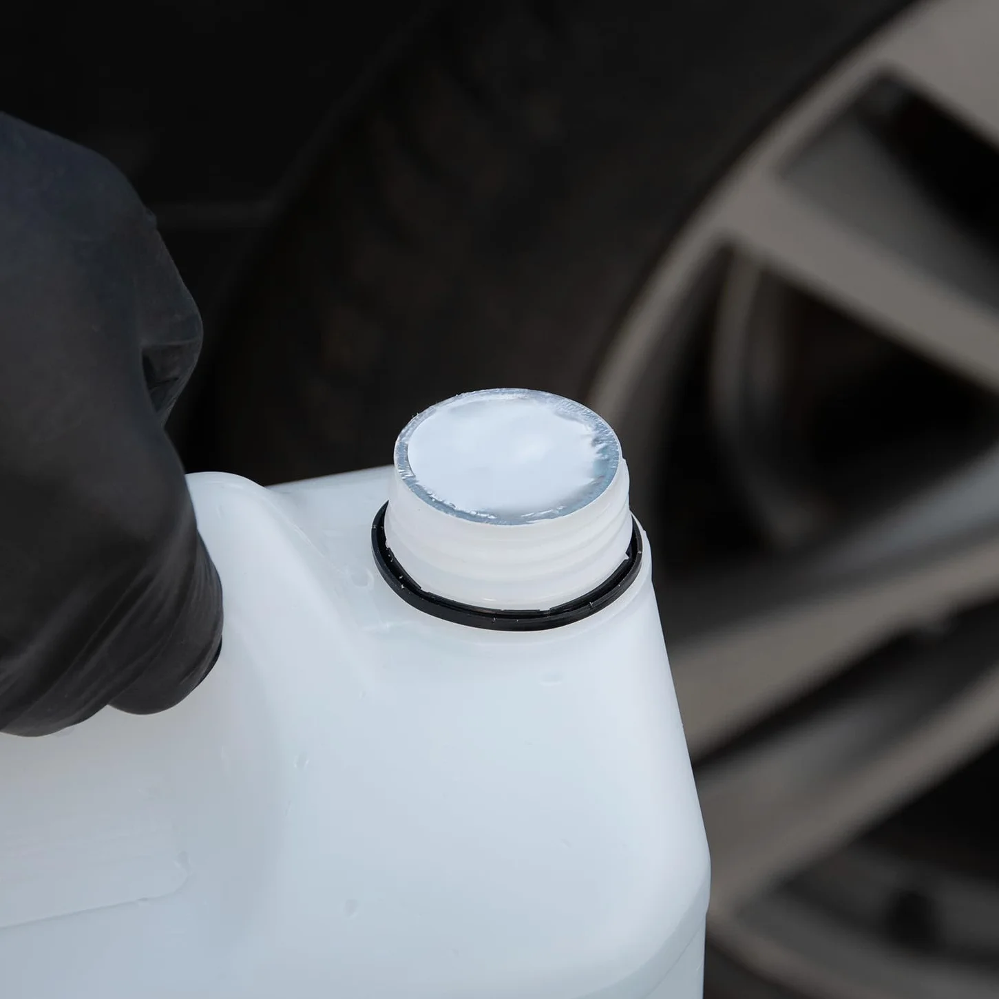 AdBlue Dodatek do Silnika Diesel 5 L Kanister z Lejkiem ISO 22241-1