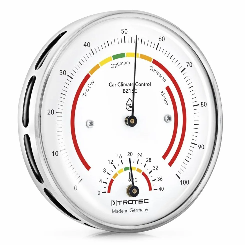 TROTEC BZ15C Termohigrometr ilustruje parametry klimatyczne w garażu mieszczącym pojazdy zabytkowe