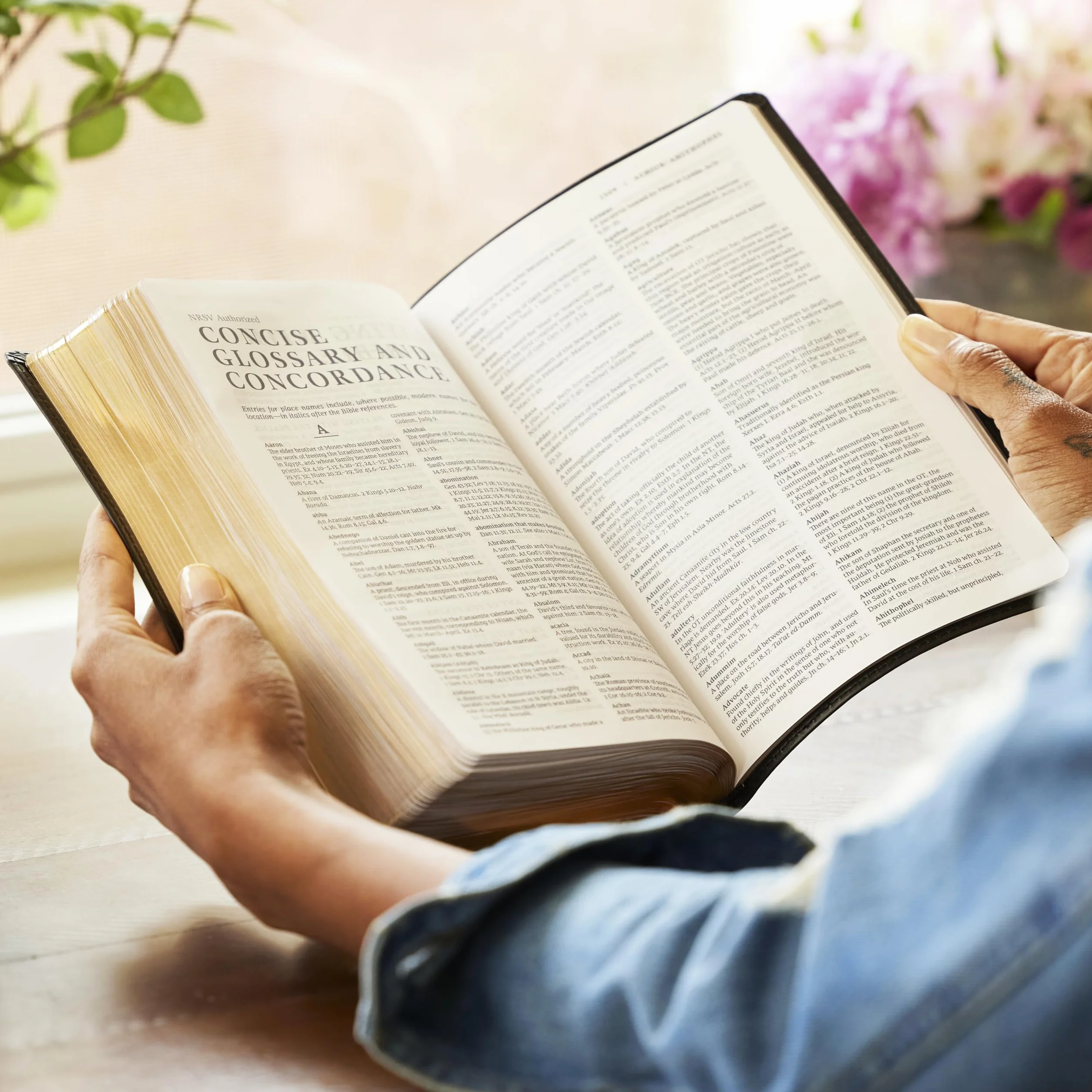 Nrsv, Catholic Bible, Gift Edition, Leathersoft, Black, Comfort Print: Holy Bible