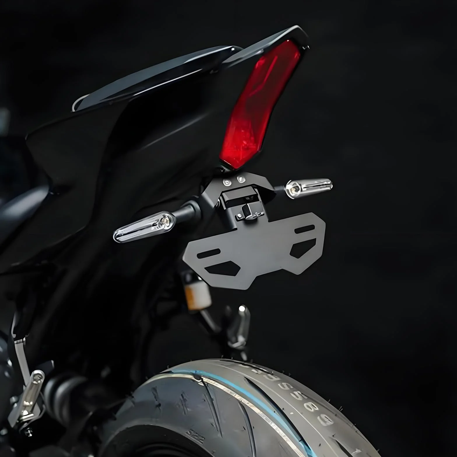 Kompatybilny z Yamaha YZF R7 FZ07 MT-07 2014-2023 Motocykl Tylny Fender Eliminator Motocykl License Plate Wspornik ze światłem LED, metalowy uchwyt na płytę Ogon Tidy Modified Accessories