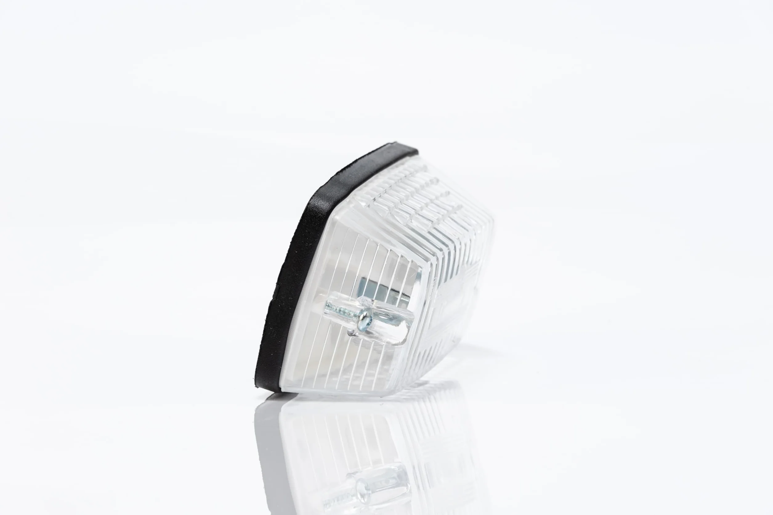 Lampa pozycyjna WEBTUCK 12V 24V 5W SV8.5 C5W biały 1 sztuka