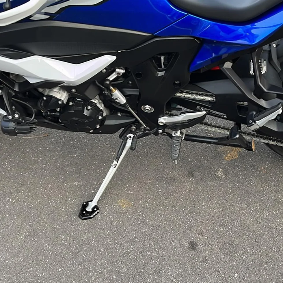Podpórka stóp boczna czarna do BMW S1000XR 2020-2023