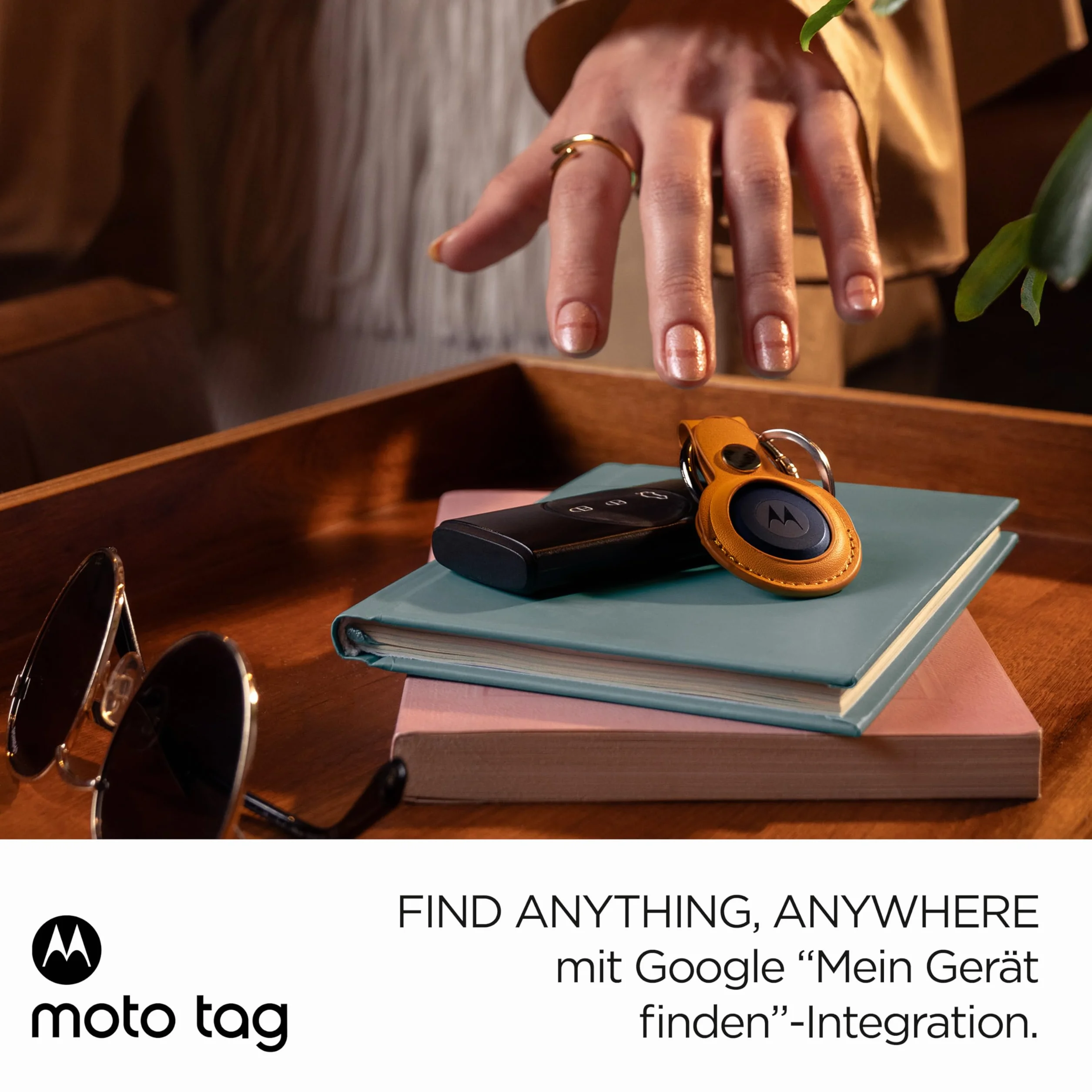 Motorola Moto Tag Smart Tracker (kompatybilny z systemem Android 9+, Bluetooth 5.4, IP67, USB-C, ultra szeroki pasek, lokalizator kluczy, bagaż itd.), 2 x jadeitowy zielony + 2 x niebieski