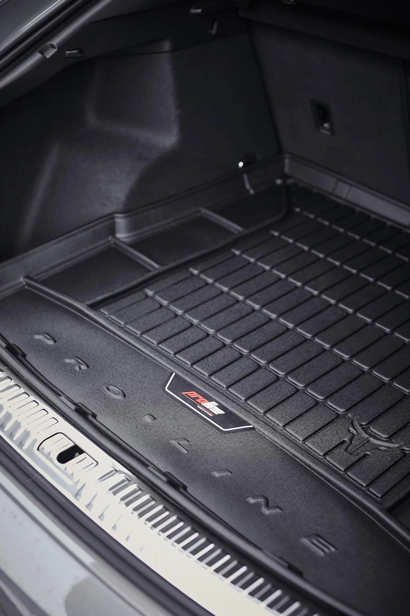 FROGUM ProLine 3D Zestaw gumowe dywaniki samochodowe mata bagażnika logo Honda HR-V III